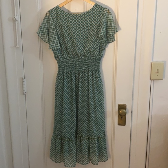 Max Studio Flutter Sleeve Floral Dress - Picture 6 of 8